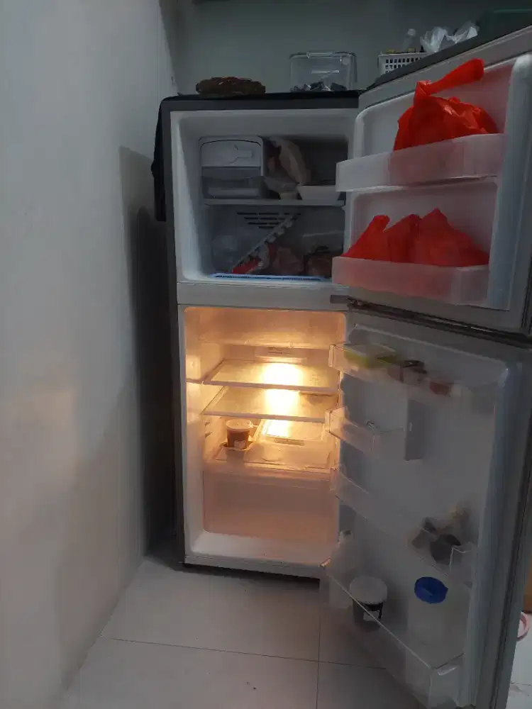 Kulkas LG dua pintu second