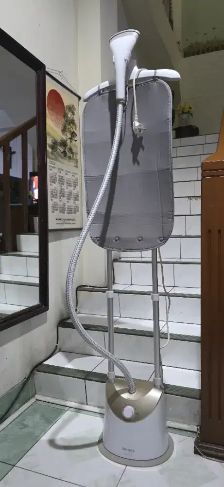 Setrika uap berdiri merk Philips
