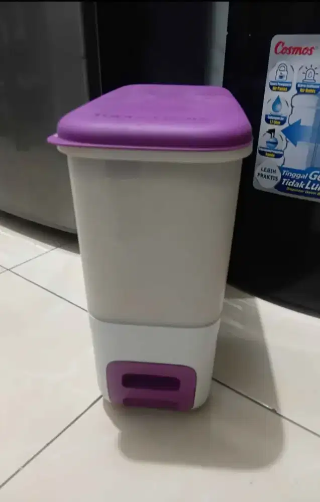 Tupperware beras 10liter