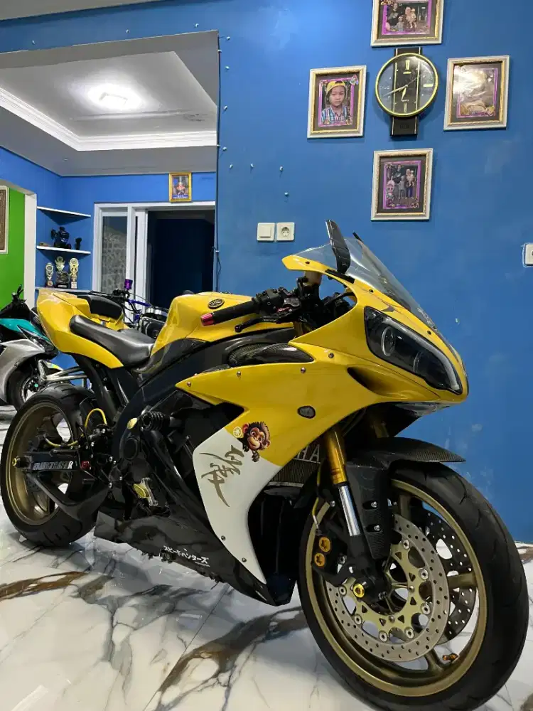 YAMAHA R1 TAHUN 2007 FP KUNING