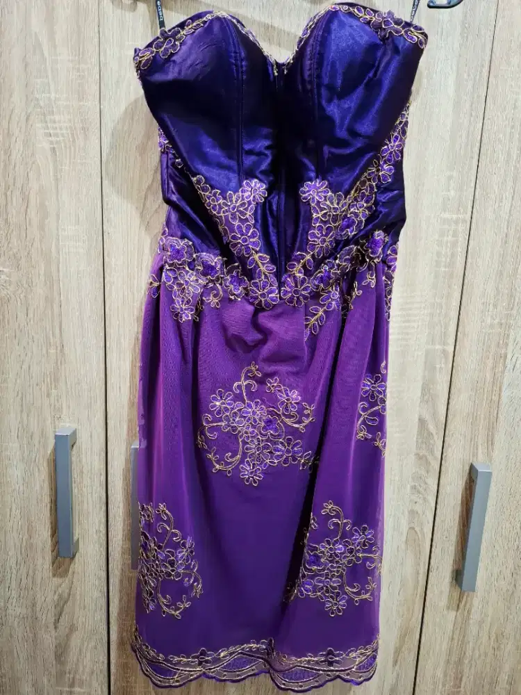 Preloved Dress Pesta