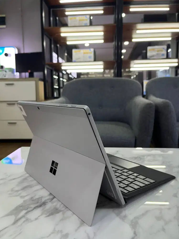 MICROSOFT SURFACE PRO 5 CORE I5 8/128GB TOUCHSCREEN ( KONDISI MULUS )