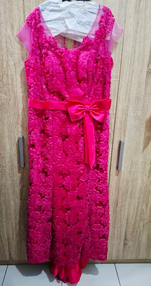 Preloved Gaun Pesta (1)