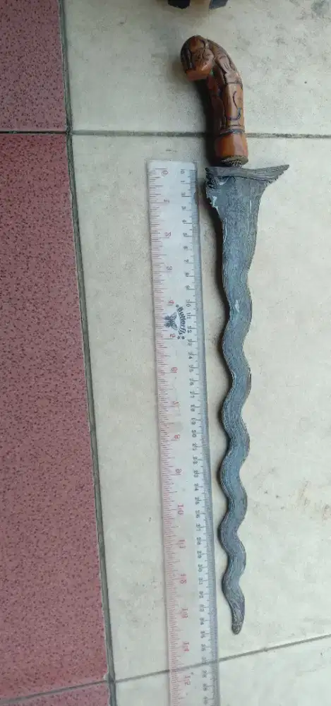 Keris pamor banyu mili