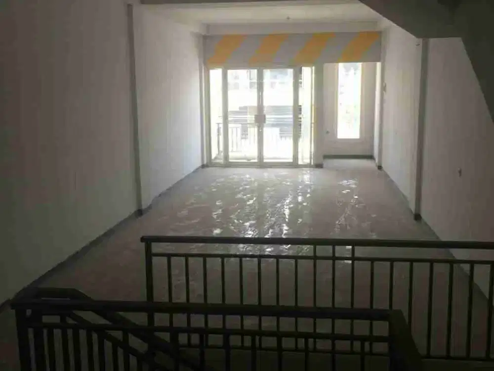 SEWA RUKO RAYA MASTRIP ADA HALAMAN PARKIR CEK DISKRIPSI