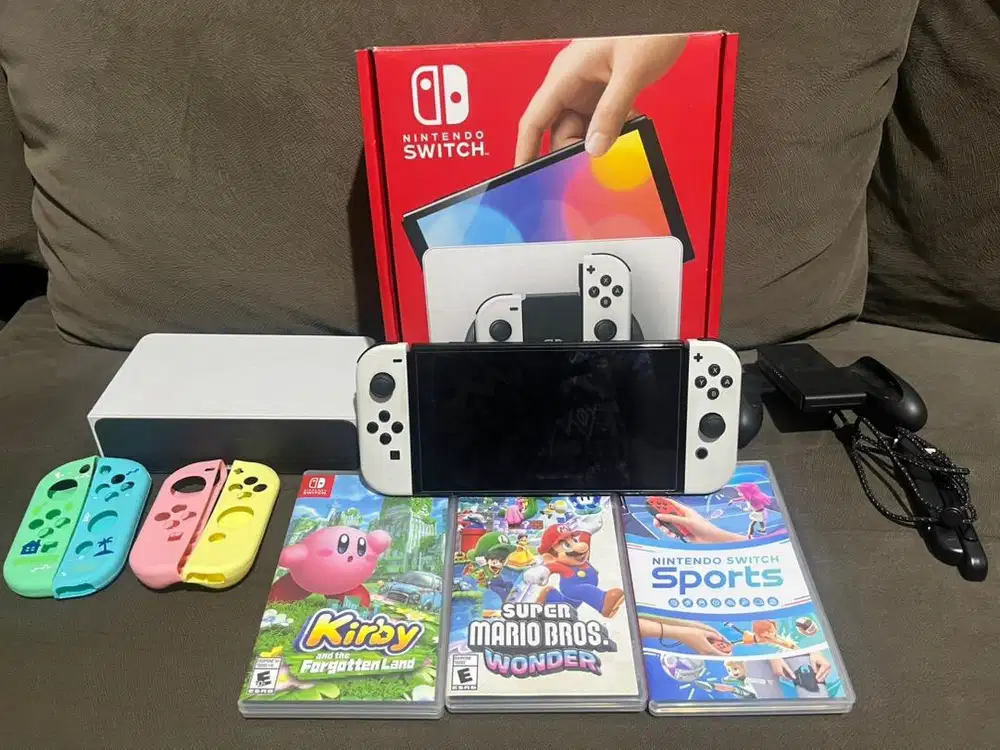 WTS NINTENDO SWITCH OLED WHITE
