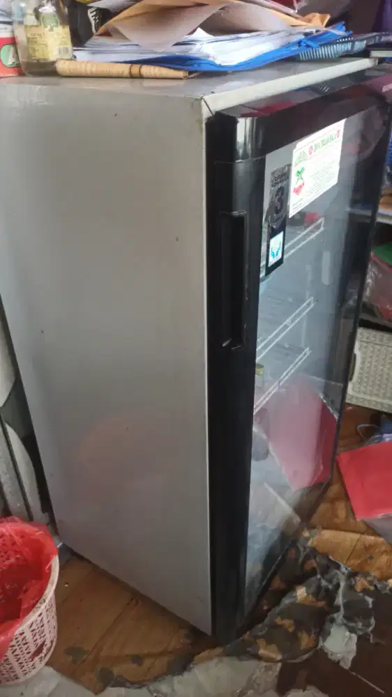 Kulkas showcase maspion bagus masih garansi