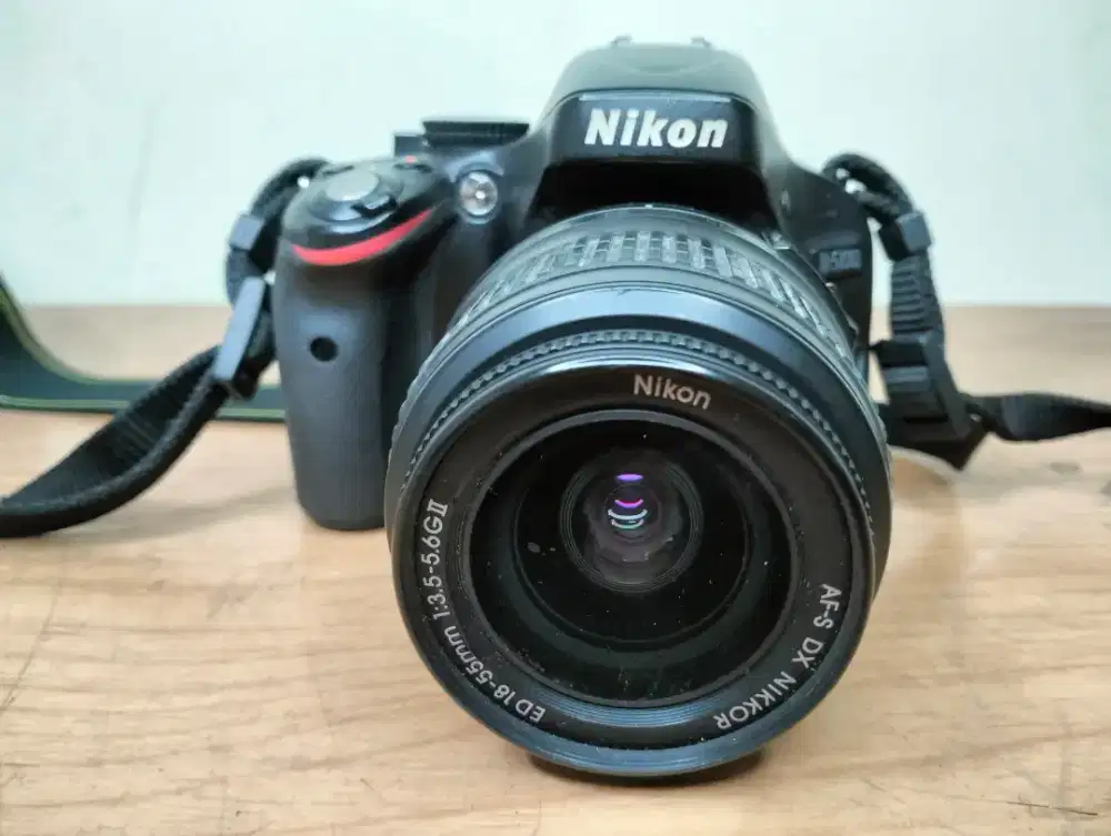 Nikon D5100 Layar Flip