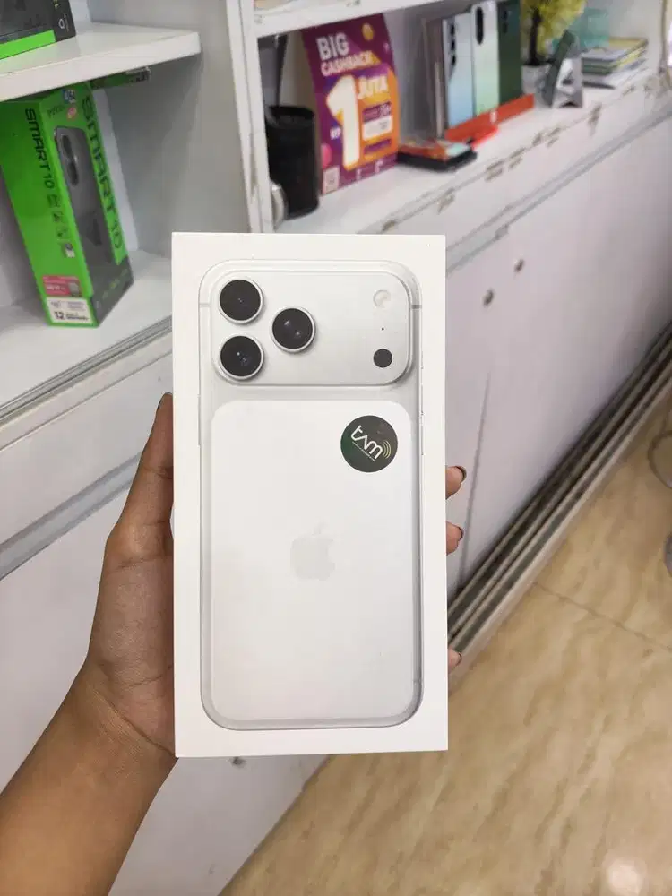 READY IPHONE 17 PM SILVER