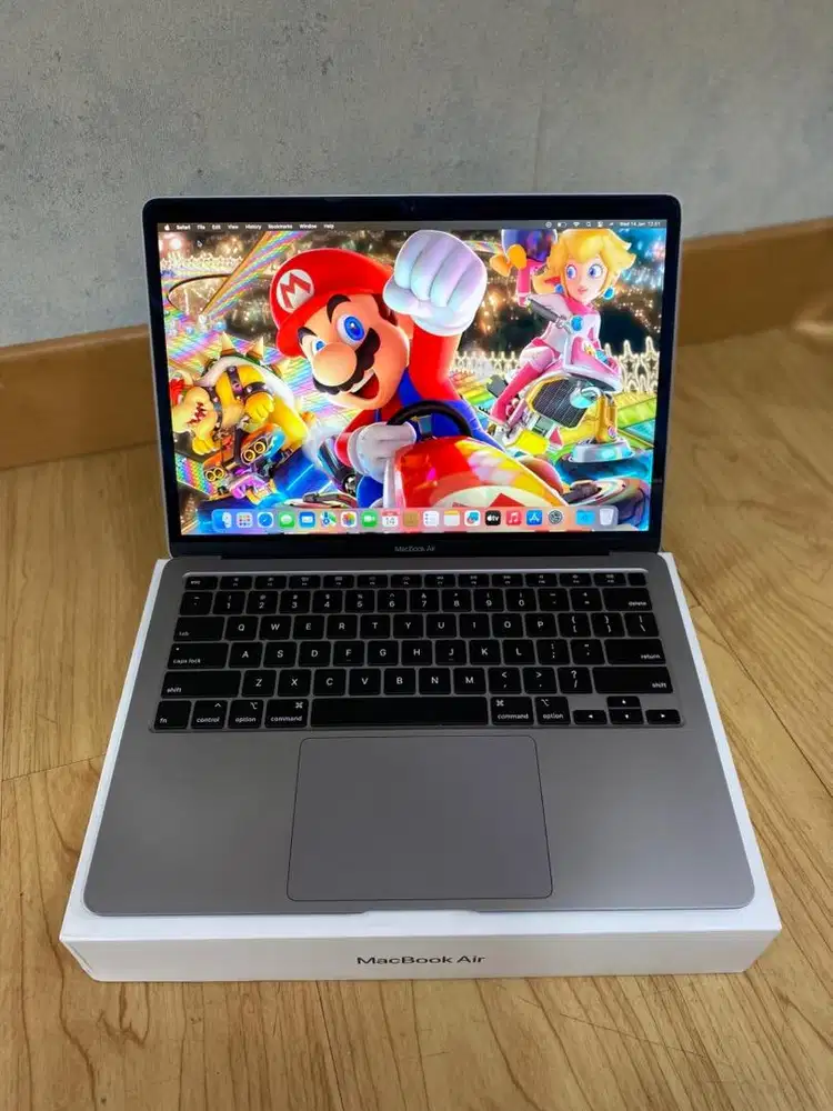 MacBook Air 2020,i3,8/256 GB