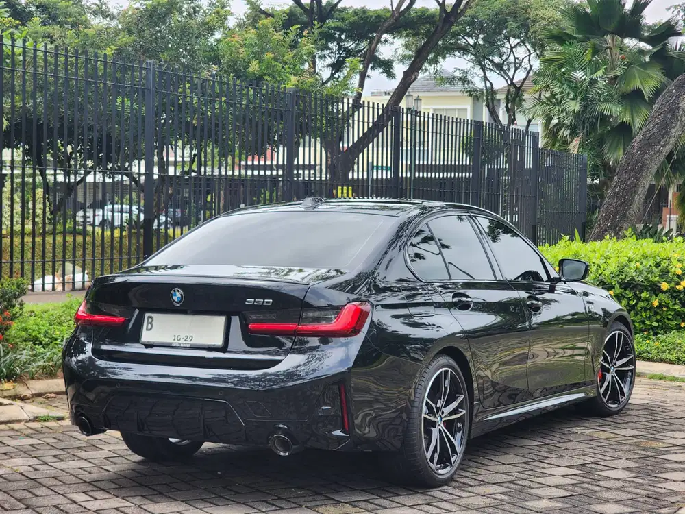 BMW 330i M SPORT LCI 2024 ANTIK KM.5.RB ASLI SEPERTI BARU !!