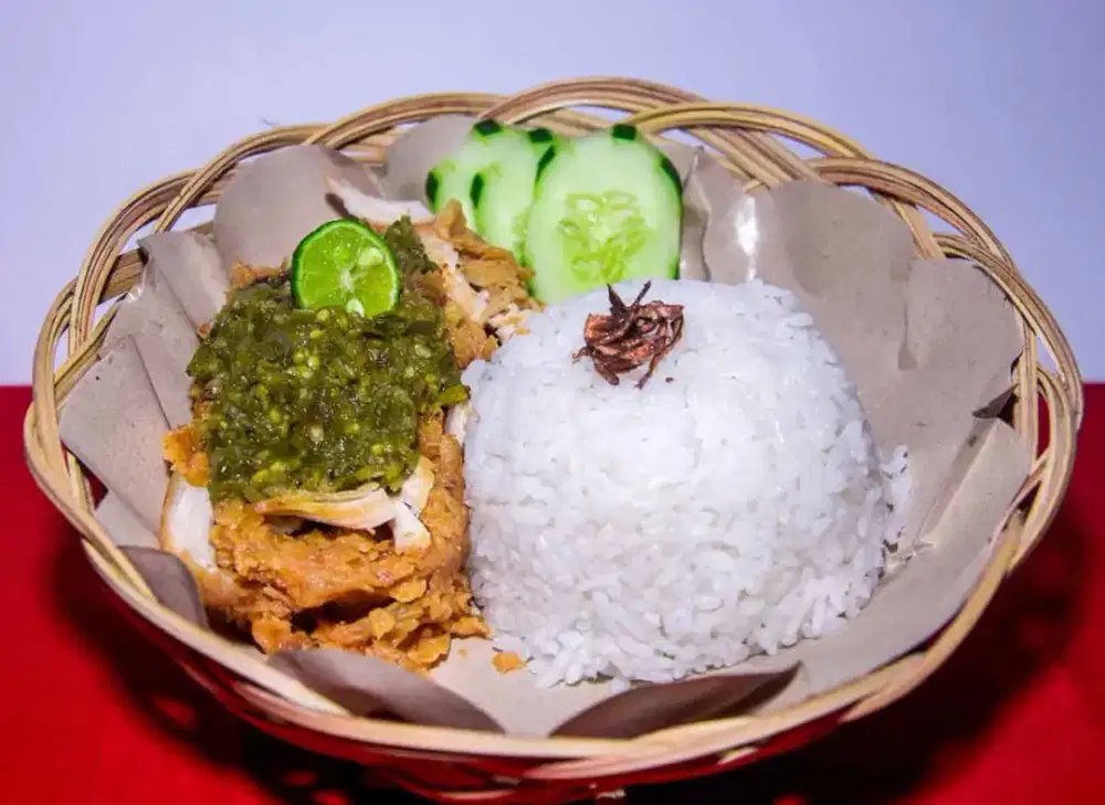 Pedagang ayam goreng