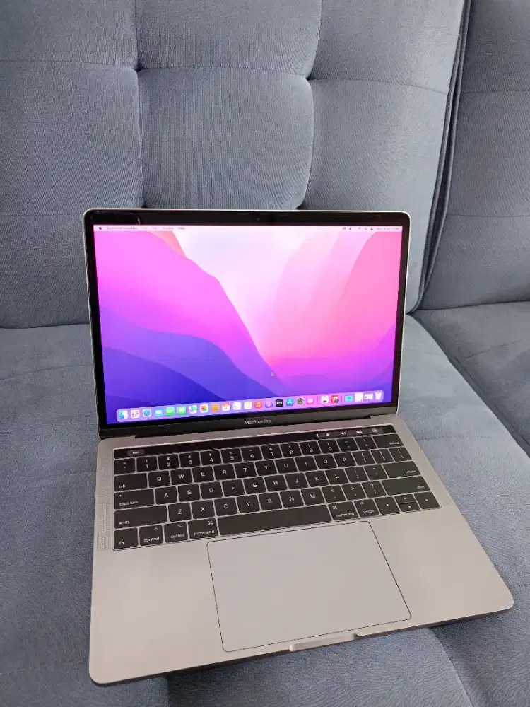 MACBOOK PRO TOUCHBAR 2016 13 INCH I5 8/256 MULUS