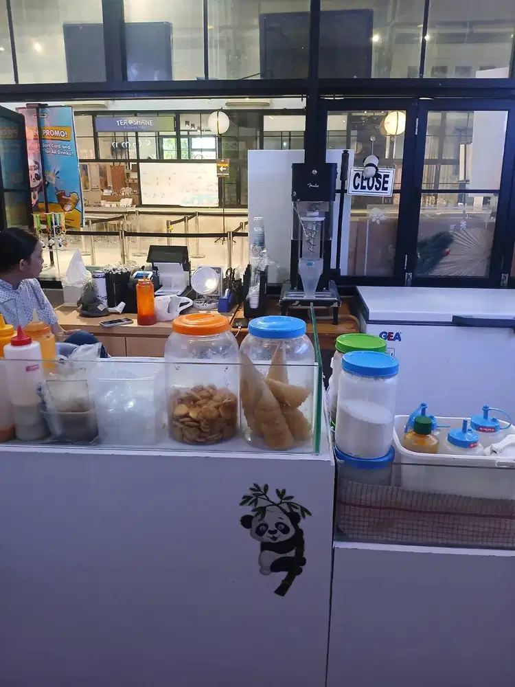 Jual cepat meja ,frezzer, deepfryer, dan sink