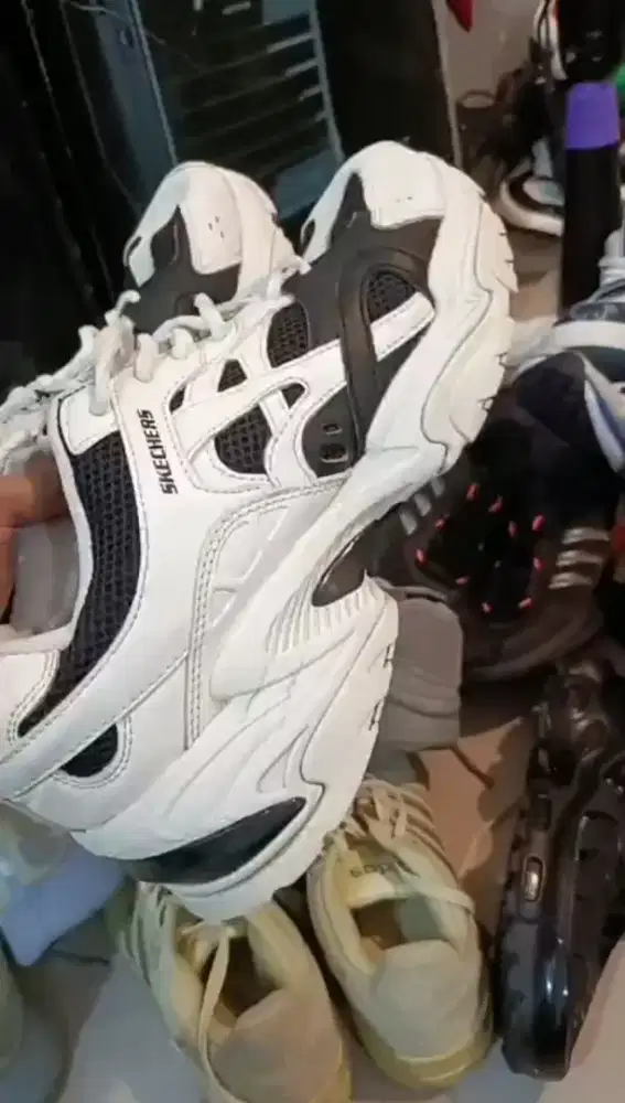 Sepatu Skechers size 41,5