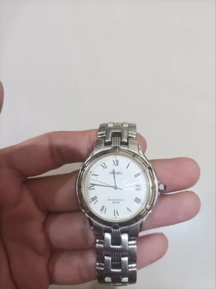 Jam tangan Seiko V732-0400