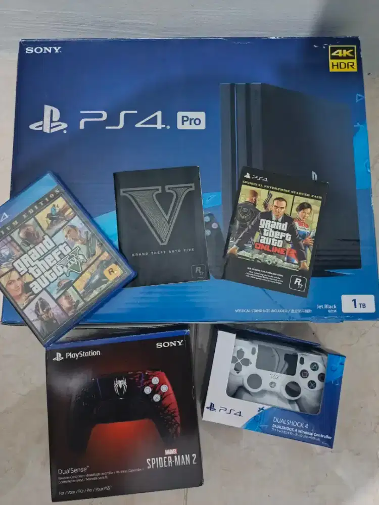 PS4 PRO 1TB LIKE NEW