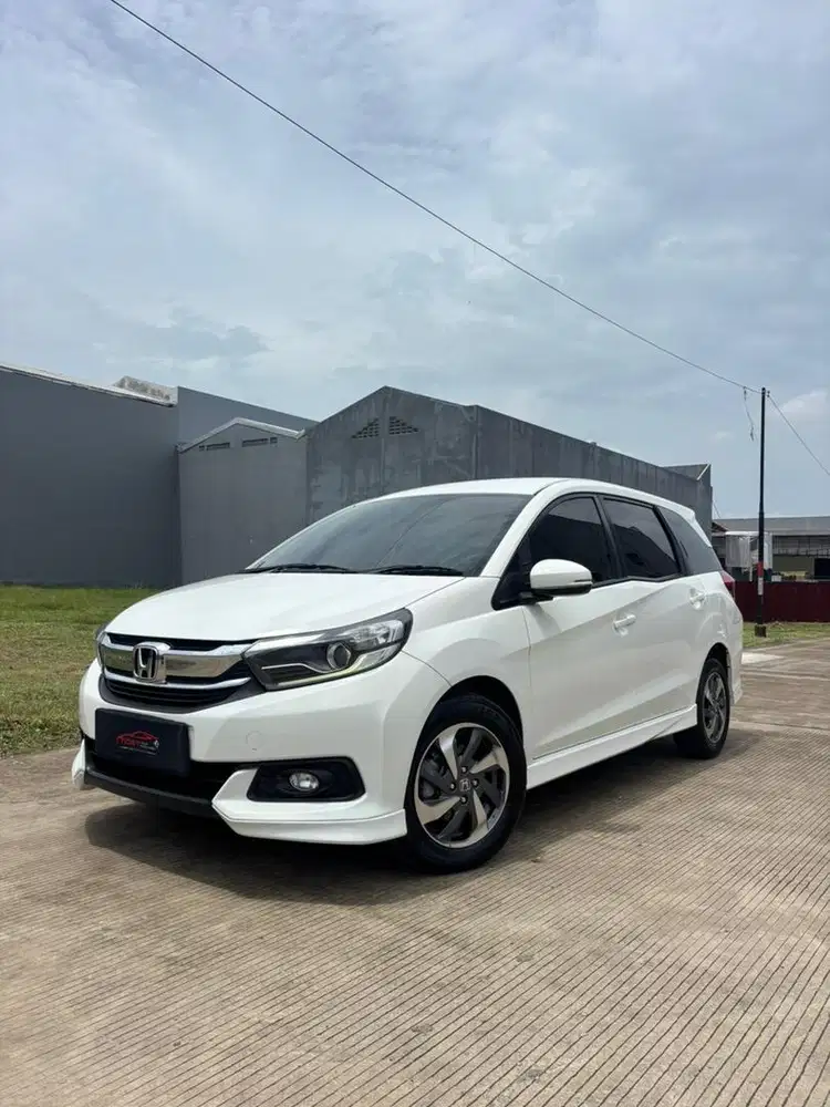 Honda Mobilio 1.5 E CVT 2019 Automatic ( Putih Metalik )