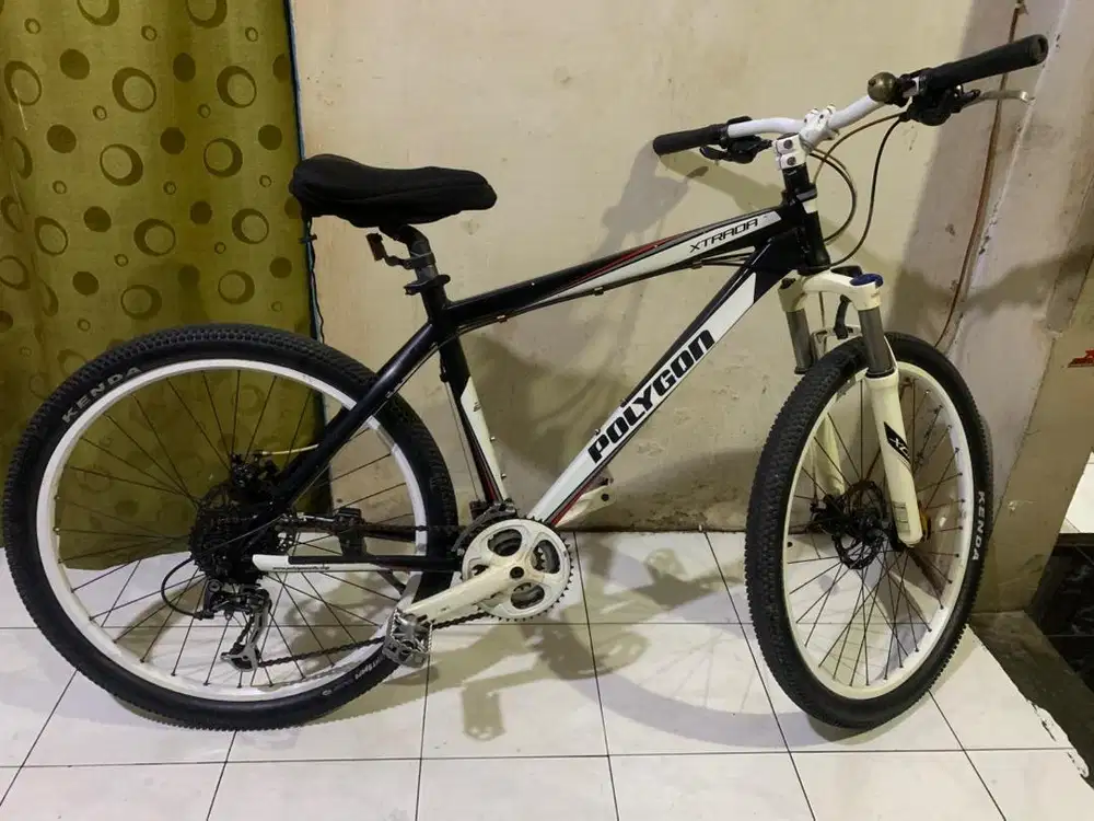 Sepeda Polygon Xtrada 5