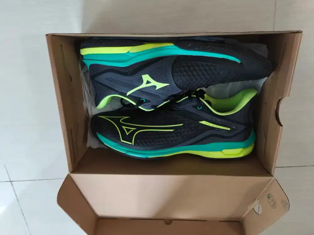 Mizuno Exceed Tour 6