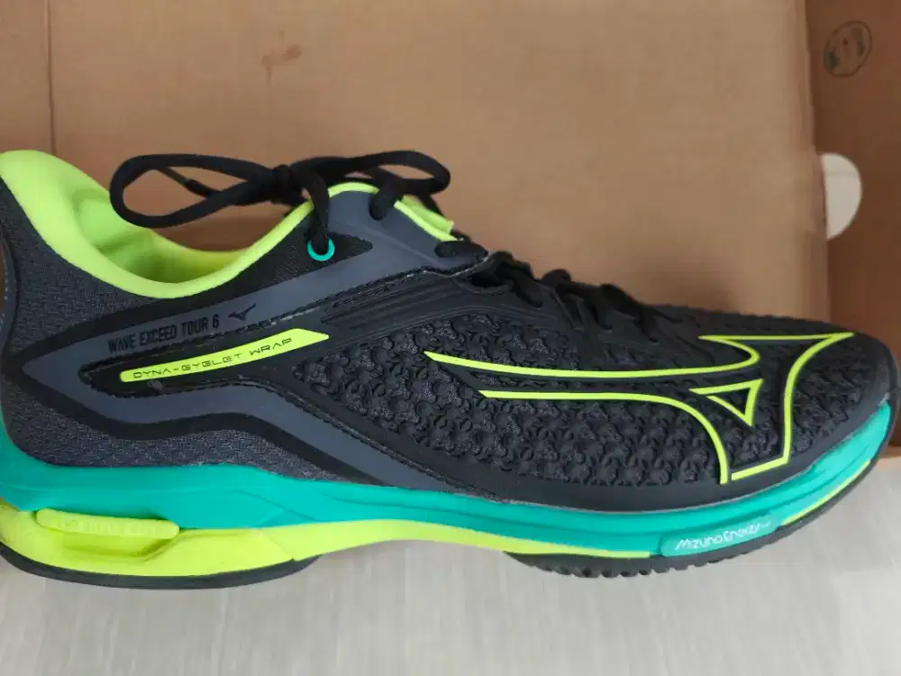 Mizuno Exceed Tour 6