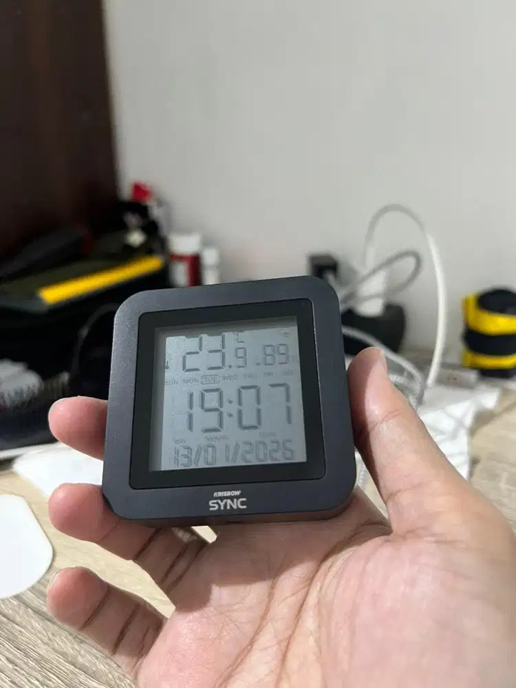 Krisbow Sync Smart IR Remote Thermostat – Sensor Suhu & Kelembapan