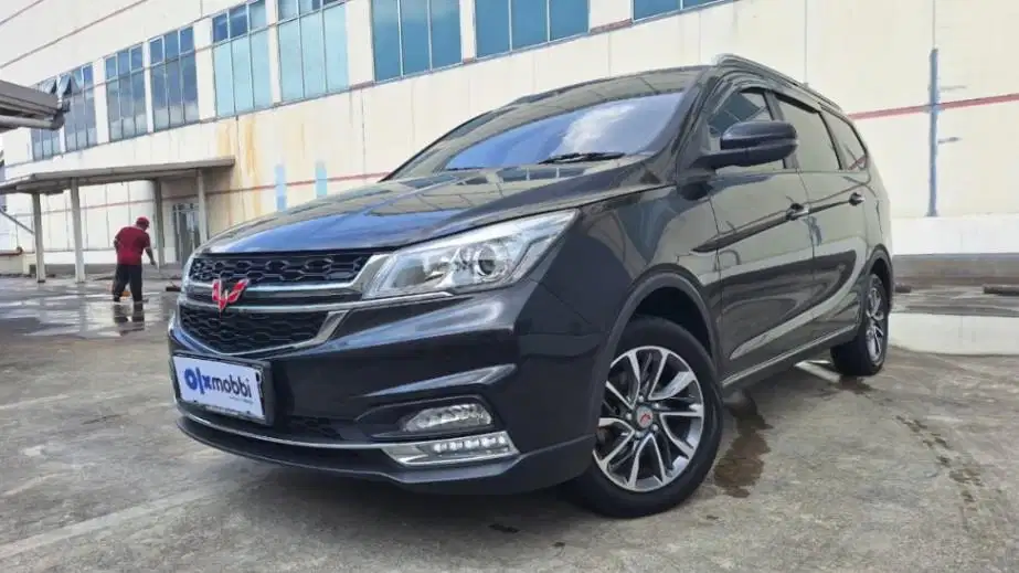 Pajak Panjang TDP 9JT Wuling Cortez 1.5 CT L Bensin-AT 2021 Hitam