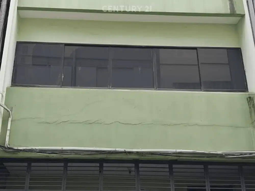 Ruko  Empat Lantai  Area Bisnis Di  Pinangsia Jakarta Barat