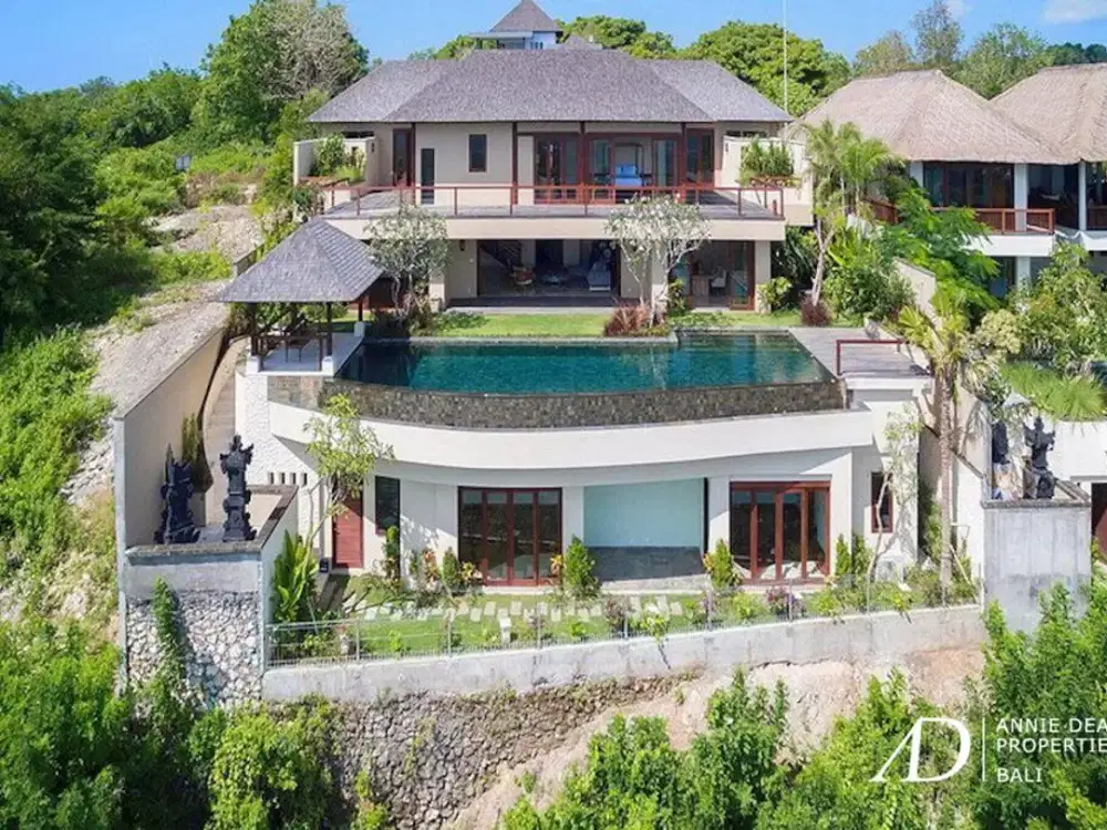 FREEHOLD LUXURY 5-BEDROOM VILLA OFFERS STUNNING VIEWS IN JIMBARAN