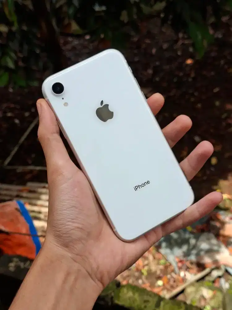 ip xr white 64gb inter