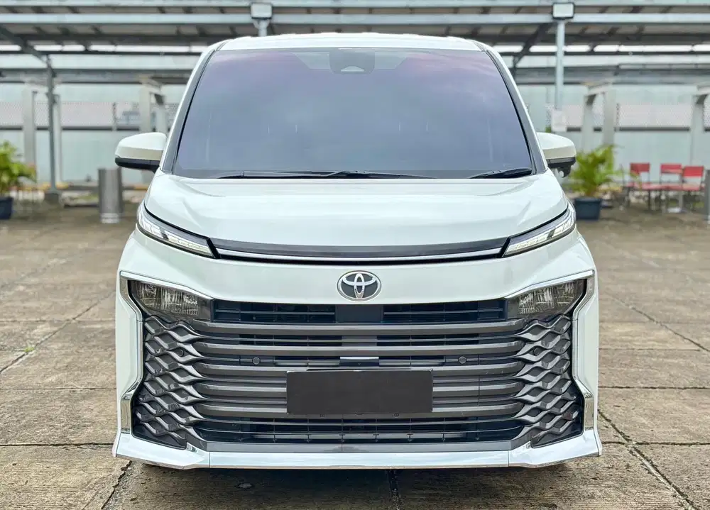 [LOW KM 24.000] TOYOTA VOXY TSS 2023 PUTIH ISTIMEWA NIK 2022