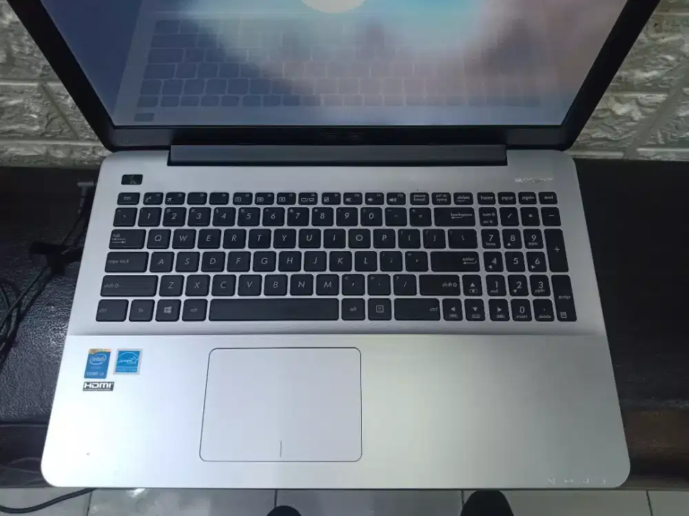 Jual asus x555L laptop