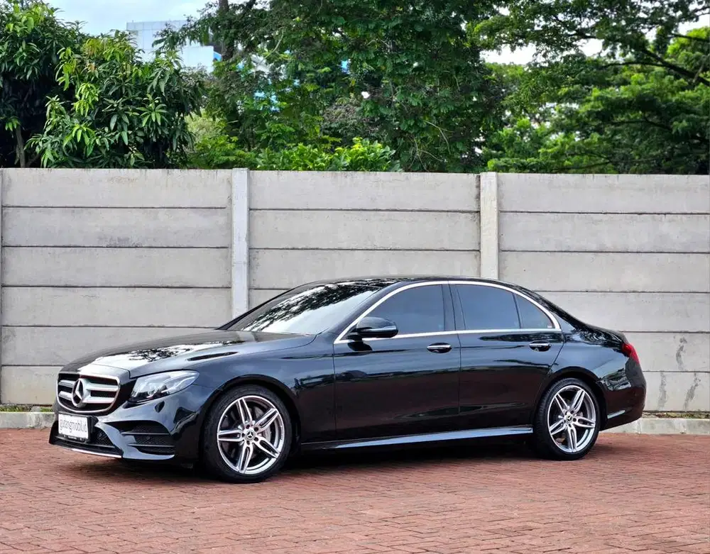 LOW ODO LOW TDP Mercedes Benz E350 FACELIFT EQ BOOST AT 2019 Black