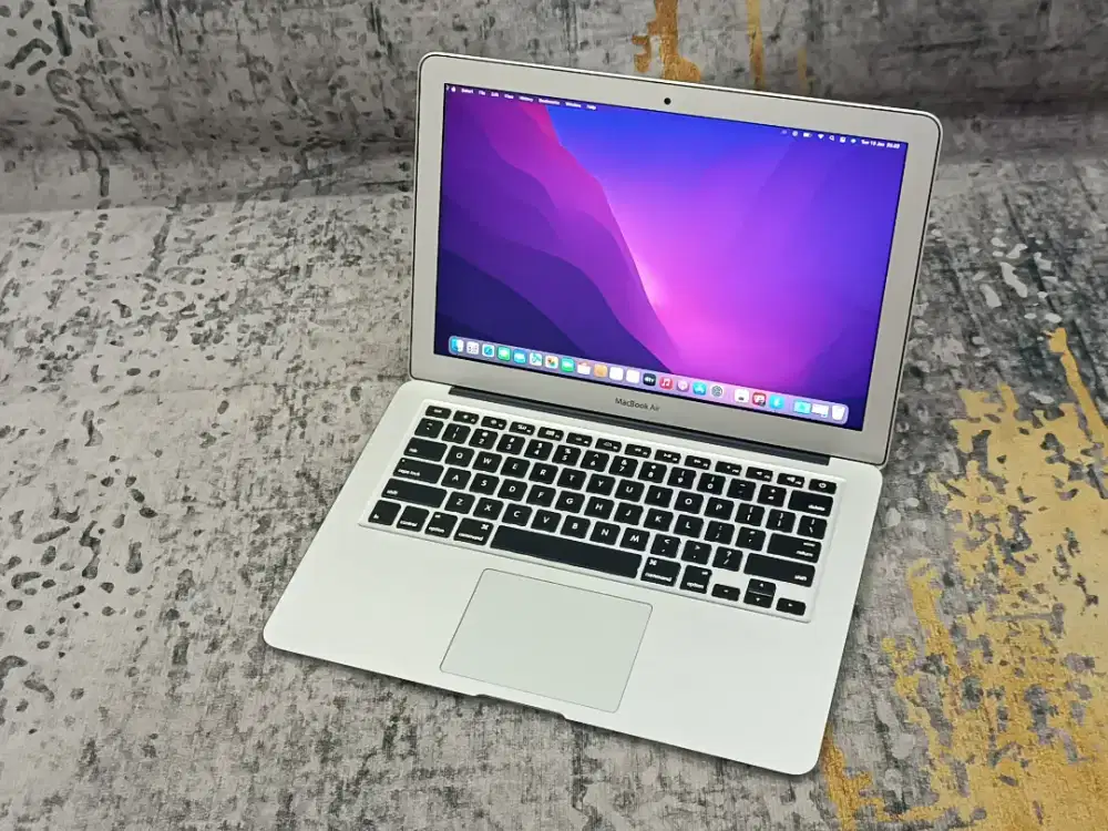 MacBook Air 13 2017 Core i5 8GB 128GB Ex iBox Like New