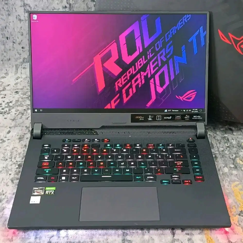 Asus ROG G513QM Ryzen 9-5900HX 32GB 1TB RTX 3060 6GB 300Hz Like New