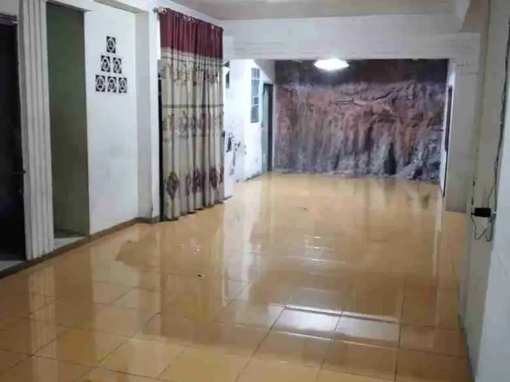 disewakan Pademangan 10 x 15 rapi 2 lantai bisa utk kantor atau gudang hanya 100juta/th mau ?