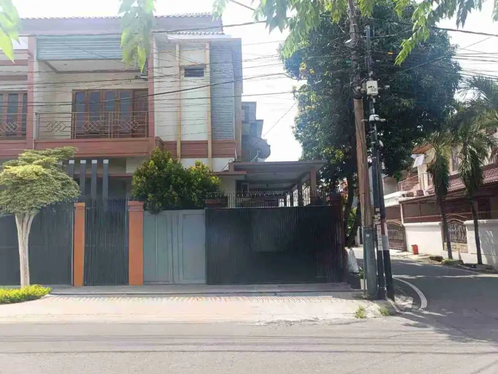 Disewakan Rumah 3 Lt Rapih di Kp Ambon Jakarta Timur