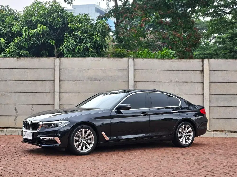 LOW ODO BMW 520i AT 2018 Black on Black Hitam LOW TDP ANTIK