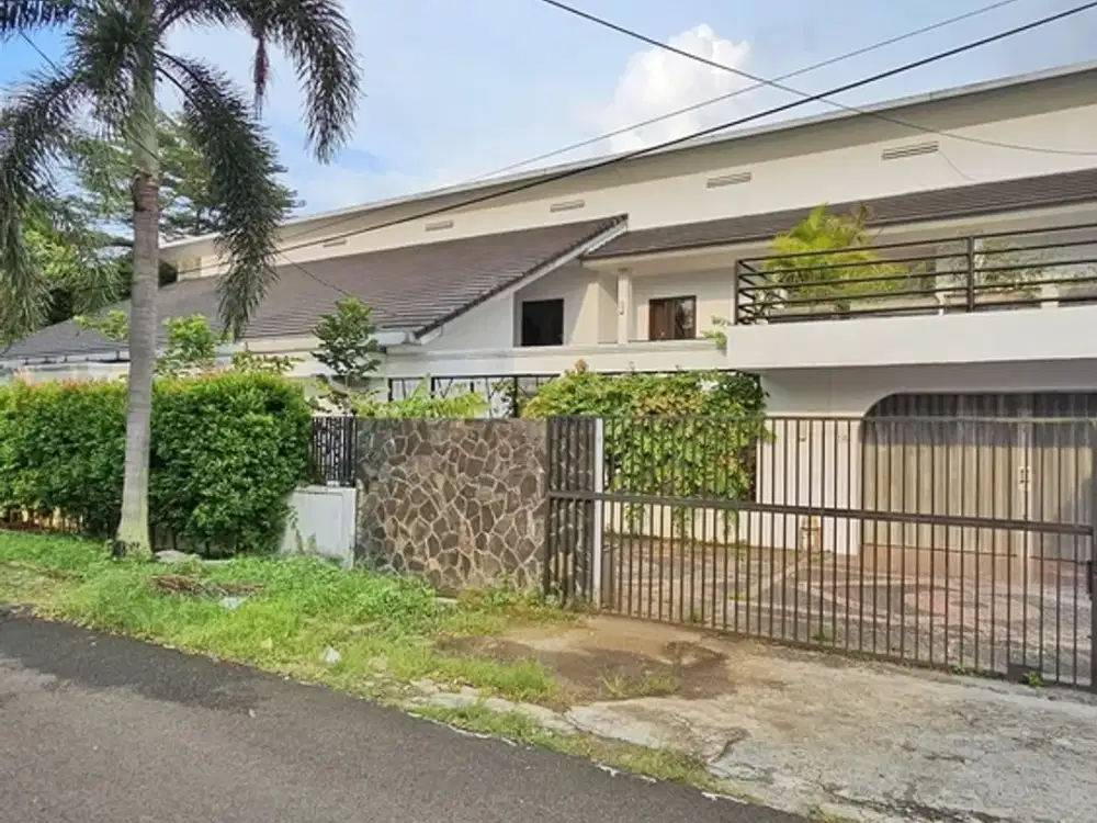 Dijual Rumah di Delman Kencana, ada Backyard nya, Dekat Gandaria City