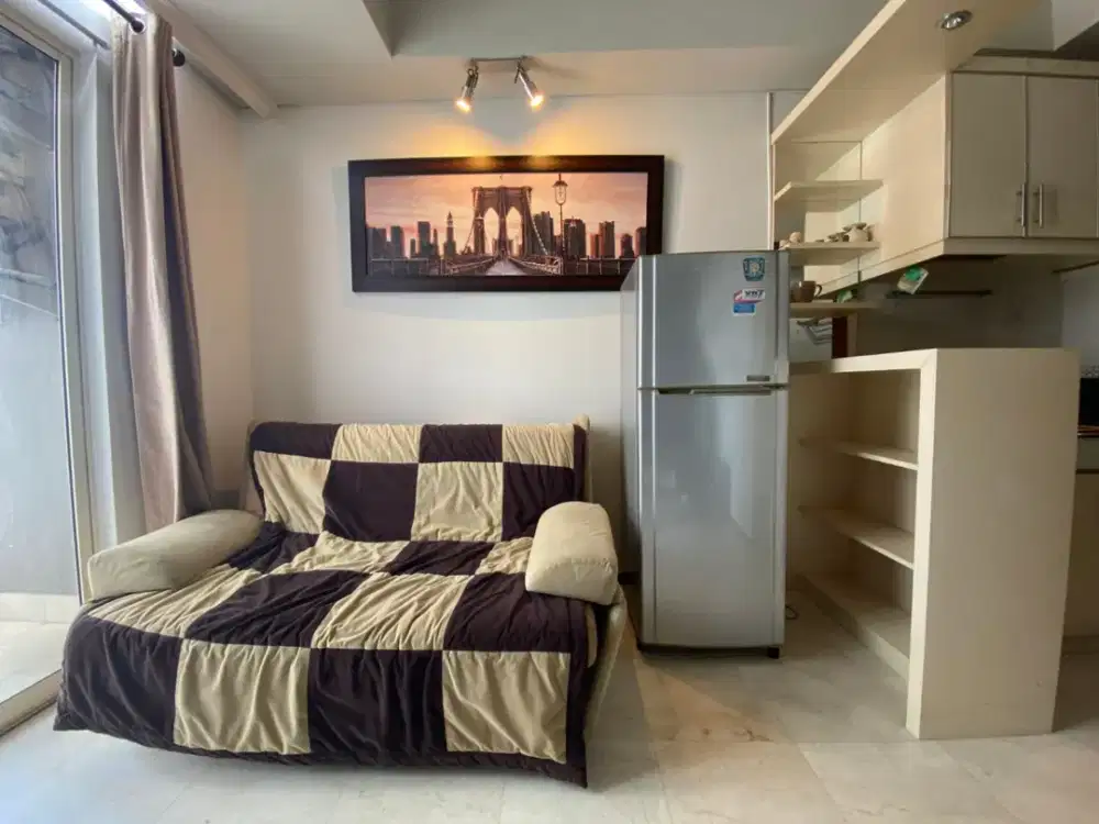 Dijual Unit Apartemen Royal Mediterania Garden, (1BR),Dekat Dengan Mall Central Park, View Kolam