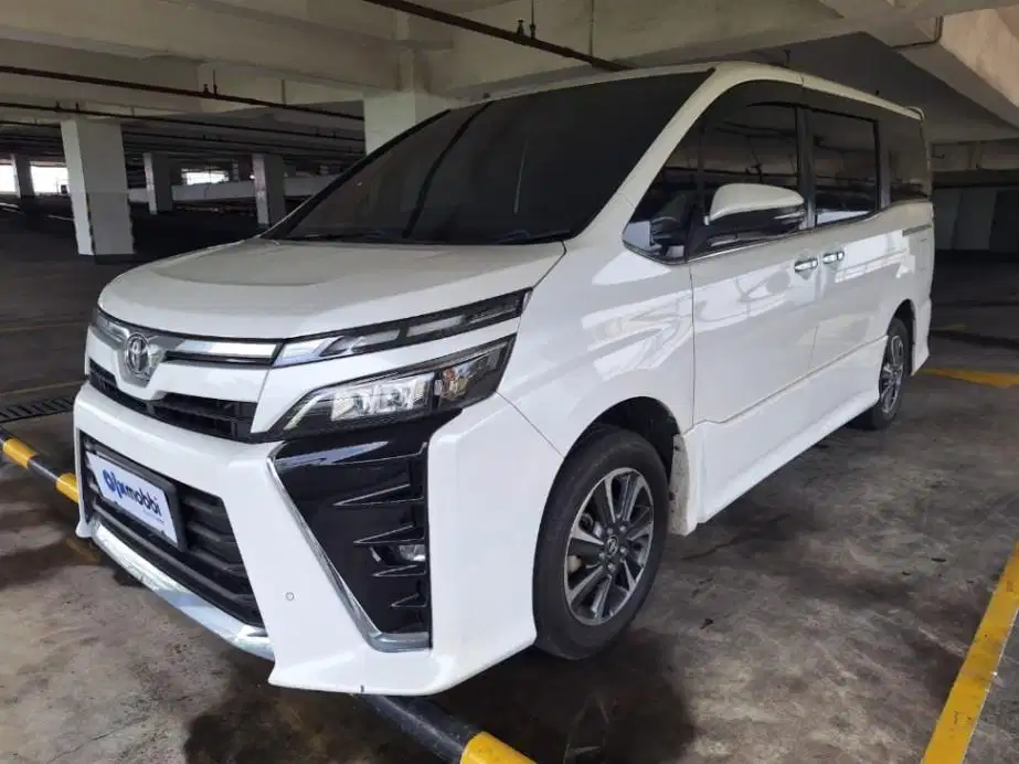DP RENDAH Toyota Voxy 2.0 Bensin-AT 2019 BIAS