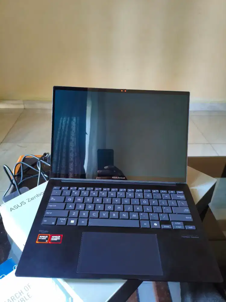 Asus zenbook 14 oled ryzen 7 8840hs 1tb