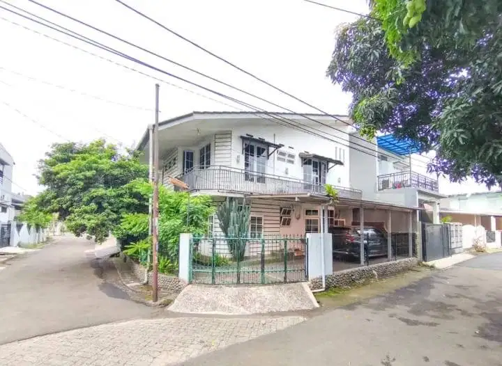 Dijual Rumah 2 Lantai Sektor 1.2 Griya Loka Bsd City