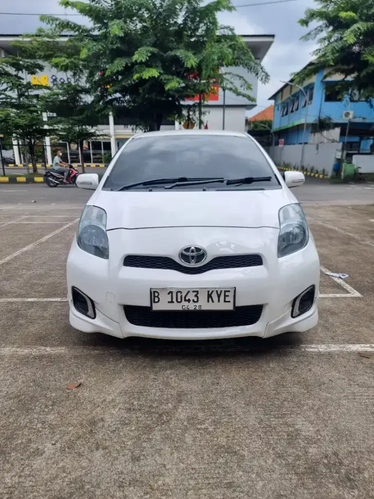 YARIS E MATIC 2013. DP 5 jt aja