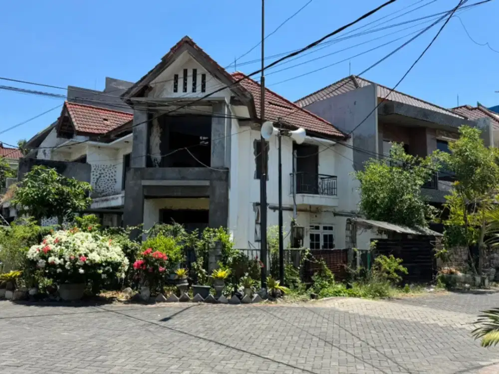 RUMAH HOOK HITUNG TANAH ROW JALAN BESAR MANYAR KERTOADI