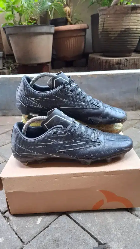 Sepatu Sepak Bola Specs Accelerator Lightspeed 3Lx Elite