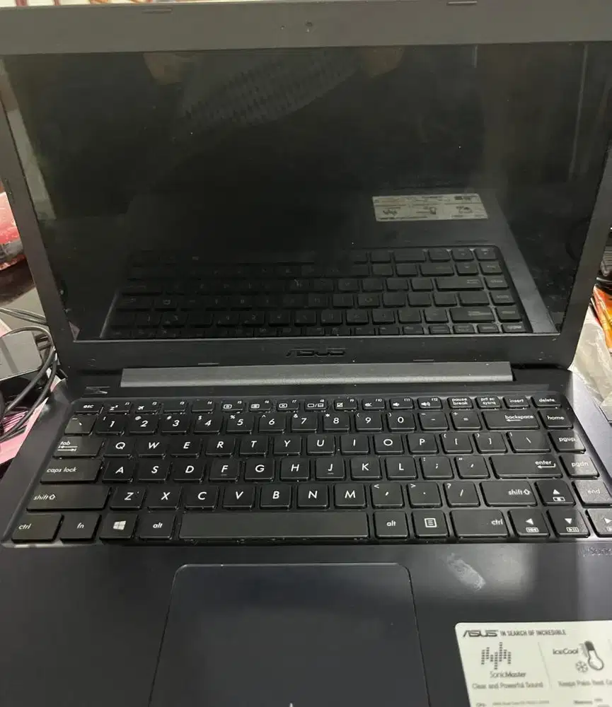 Laptop asus E402Y