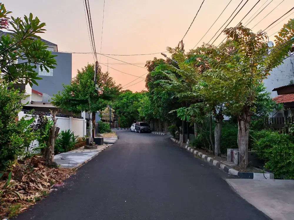 Di JUAL RUMAH  Pejompongan.  Jakarta Pusat.