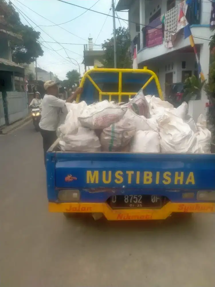 Jasa angkut & buang Brangkal puing barangkal sampah daun prabotan dll