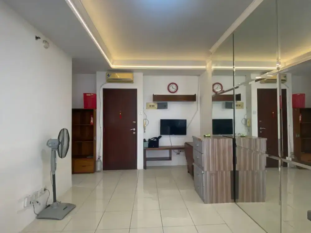 Disewakan Unit Apartemen Mgr 2 (2Br), Tower Flamboyan, View Kolam